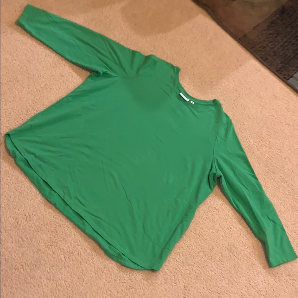 green sweatshirt with pockets :)